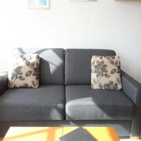 Lejlighed Mit Balkon Und Fitnessbereich In *