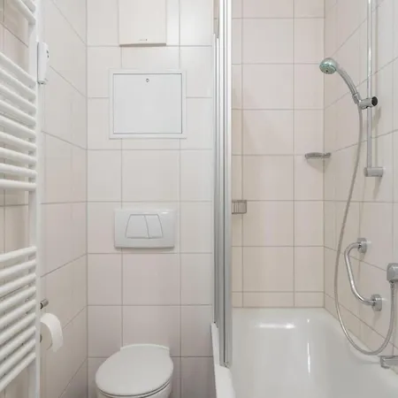 Daire Mit Balkon Und Fitnessbereich In *