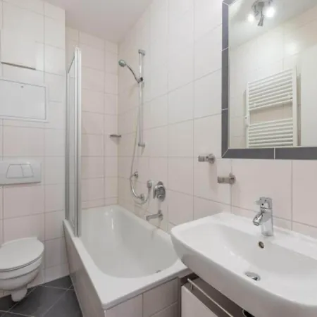 Lejlighed Mit Balkon Und Fitnessbereich In
